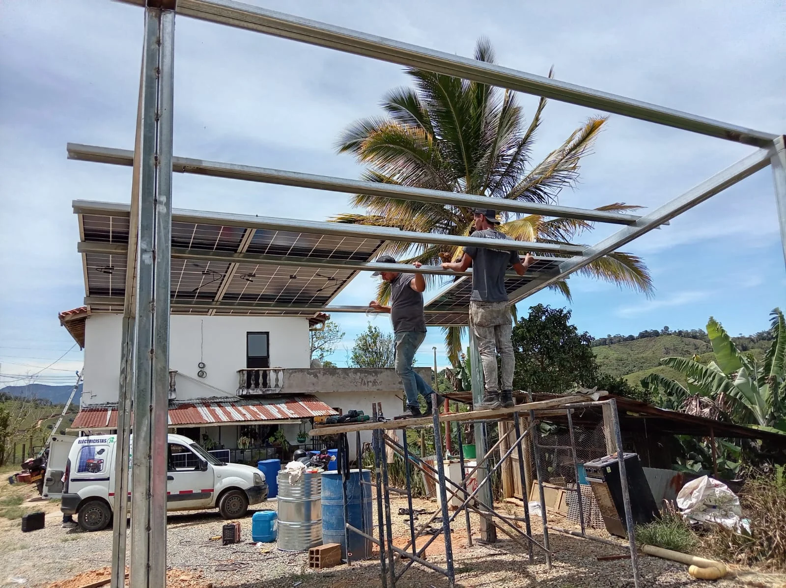 Montaje solar en casa finca